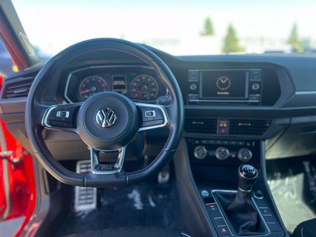 Used 2019 Volkswagen Jetta GLI FWD image 19