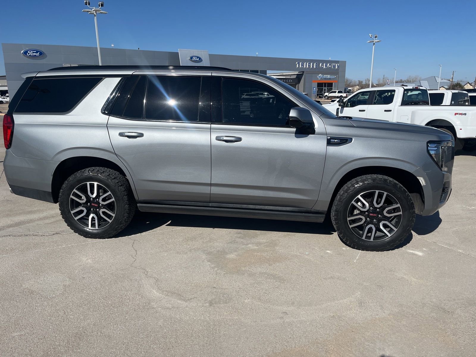 Used 2023 GMC Yukon AT4 image 8