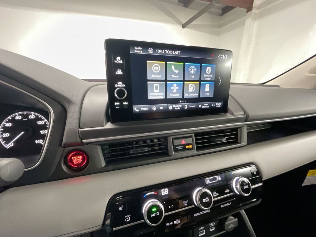 Used 2025 Honda Pilot EX-L image 6