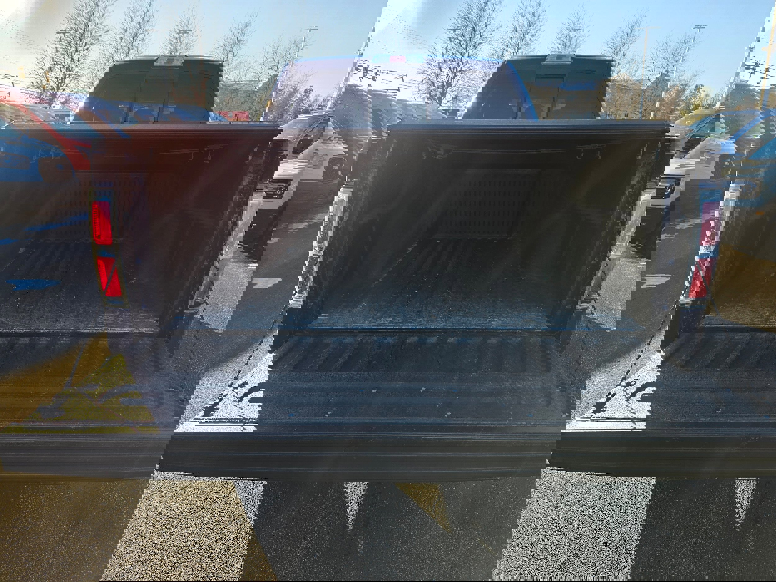 Used 2012 Ford F150 XLT w/ XLT Chrome Pkg image 9