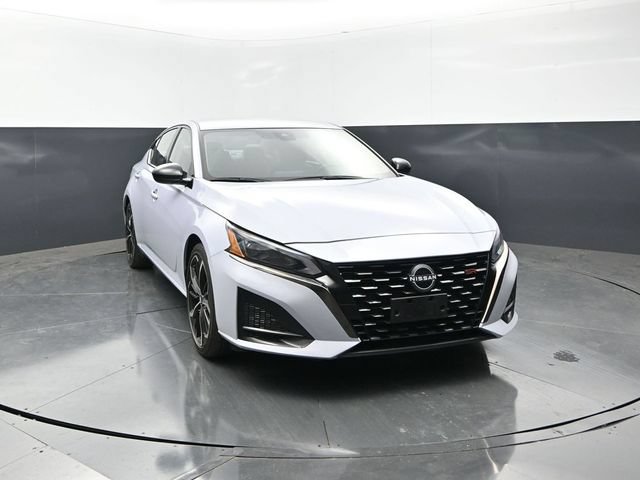 Used 2025 Nissan Altima 2.5 SR FWD image 5