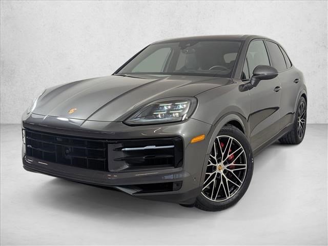 Certified 2024 Porsche Cayenne S image 1