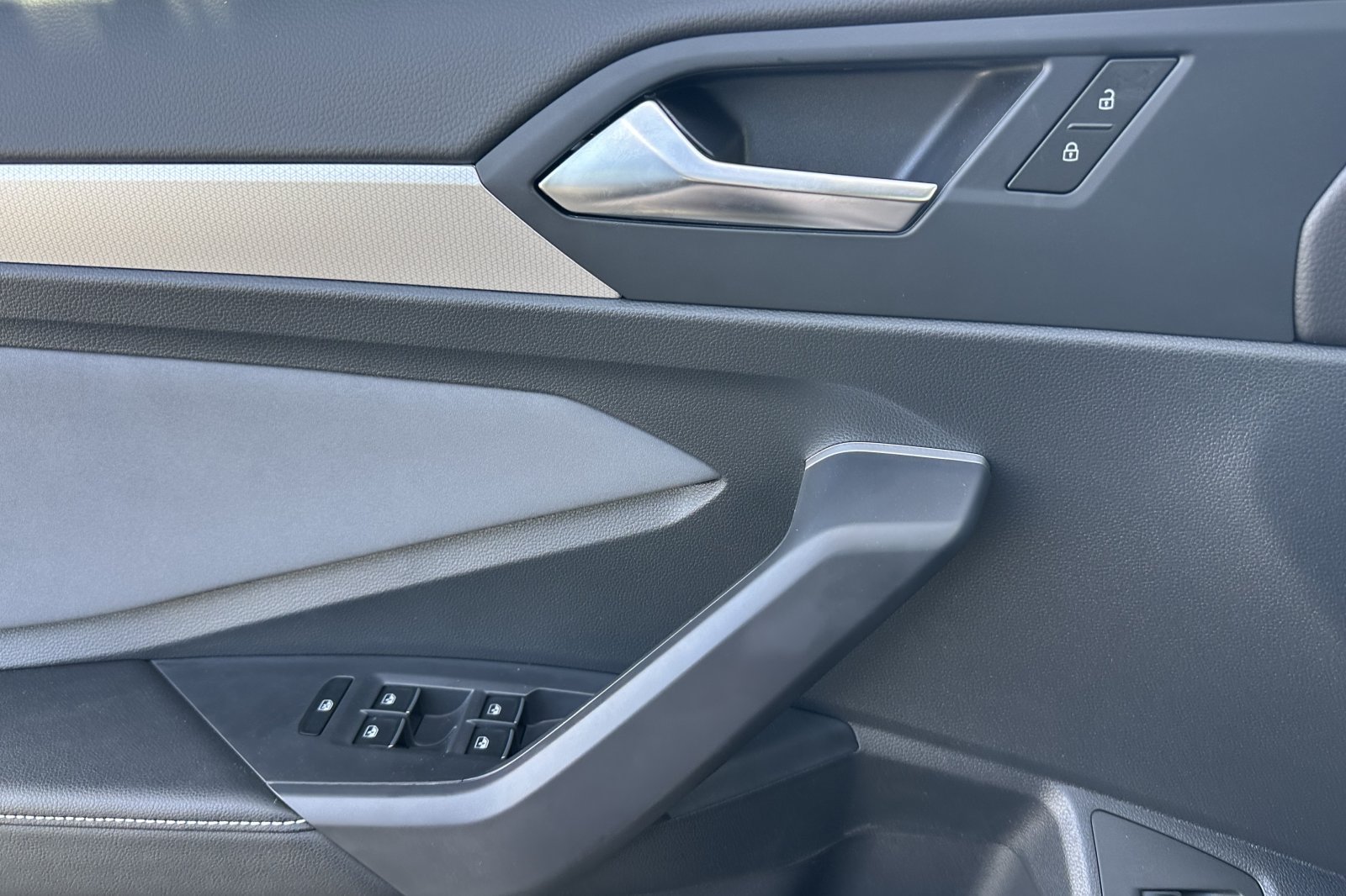 New 2026 Volkswagen Jetta SE FWD image 11