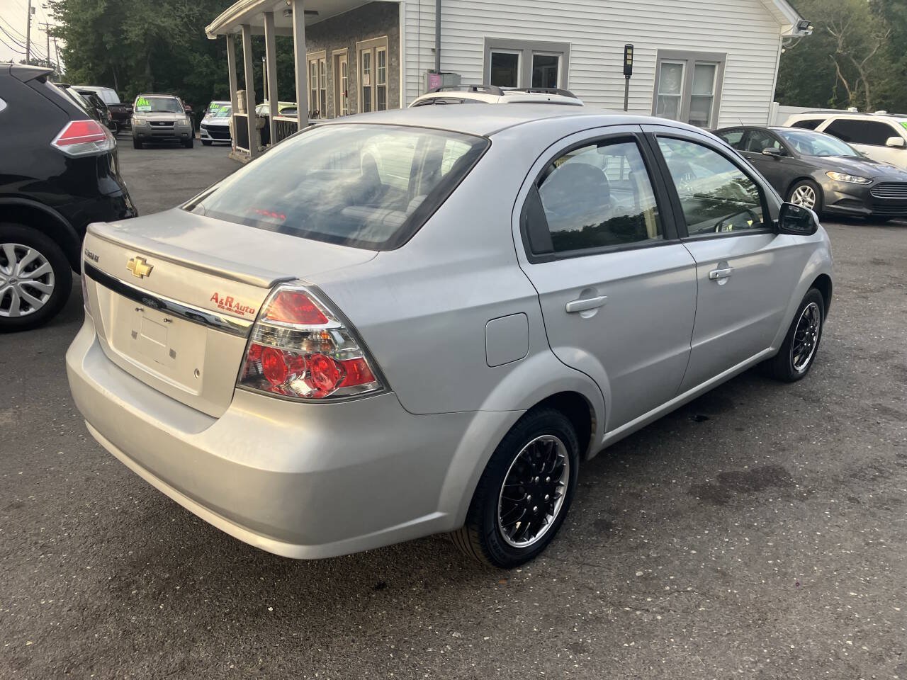 Used 2011 Chevrolet Aveo LT FWD image 7