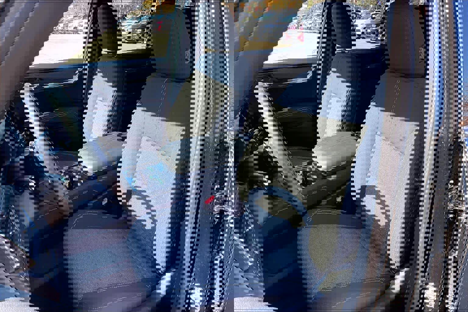 Used 2025 GMC Acadia Elevation image 7