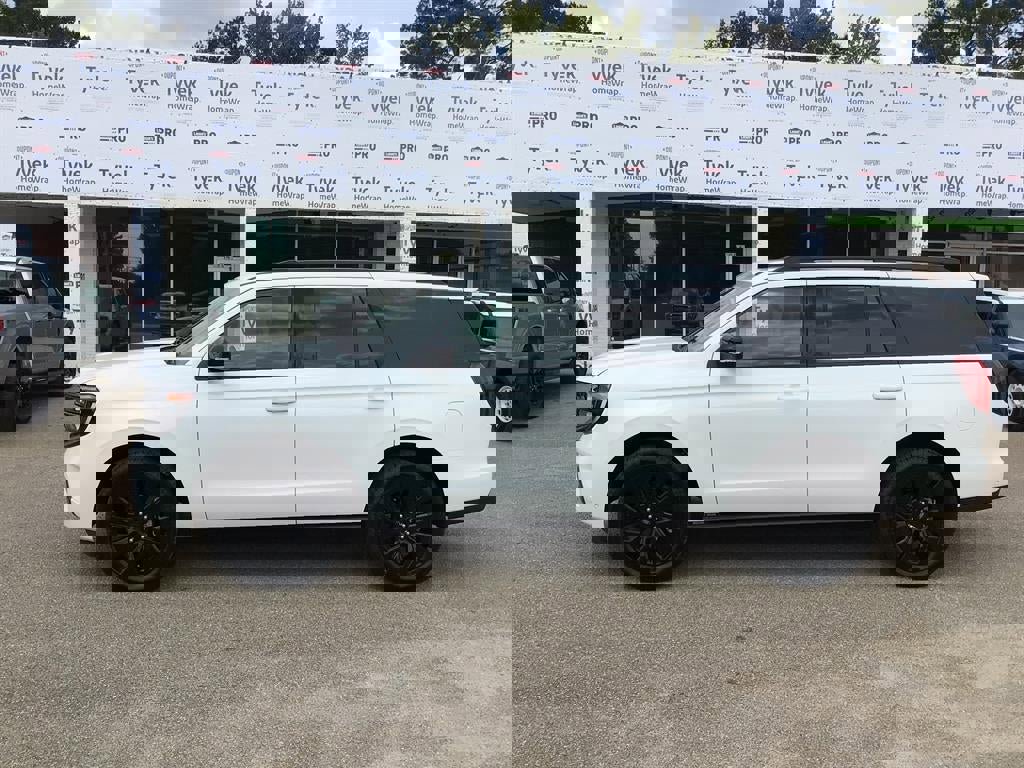 New 2025 Ford Expedition Platinum image 2