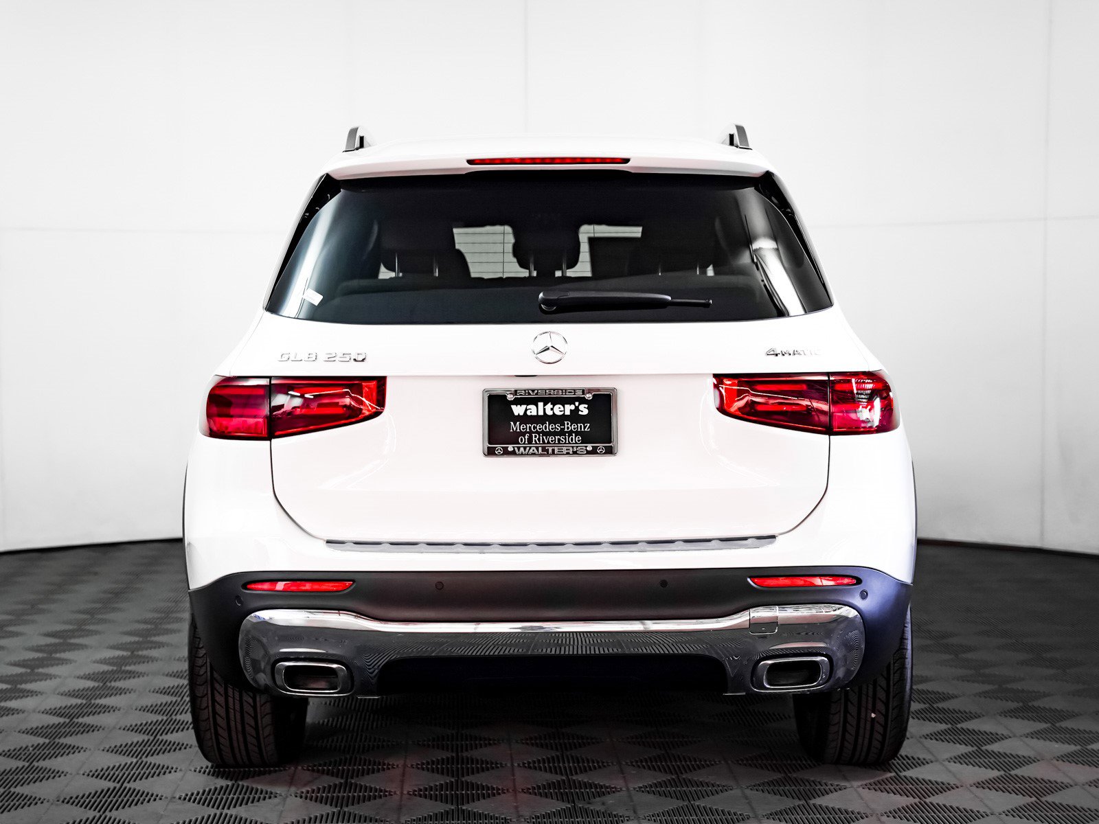 New 2025 Mercedes-Benz GLB 250 4MATIC image 13