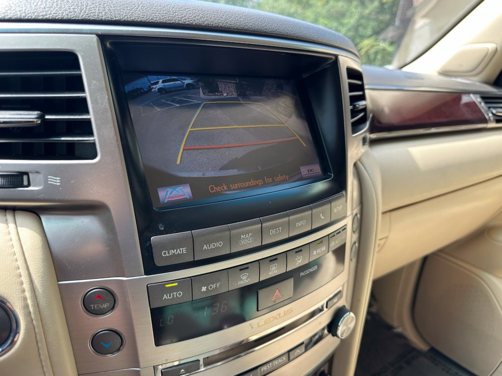 Used 2013 Lexus LX 570 4WD image 25