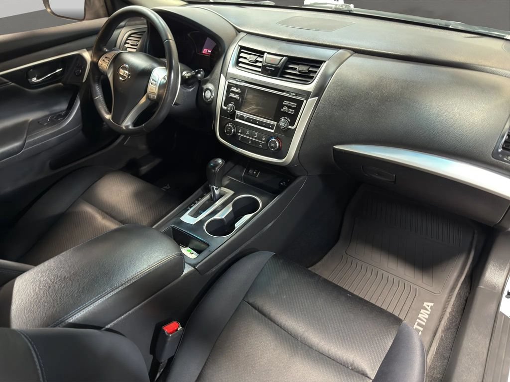 Used 2017 Nissan Altima 2.5 SR w/ Midnight Edition Package FWD image 19