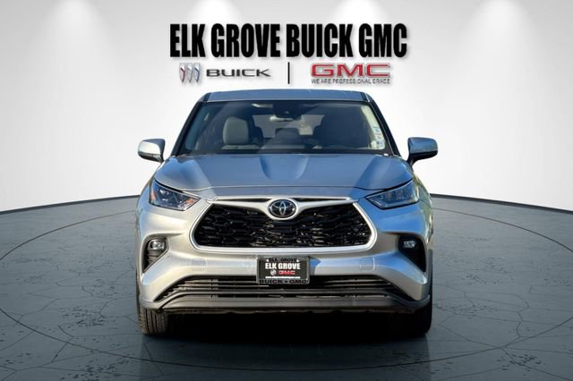 Used 2023 Toyota Highlander LE image 9