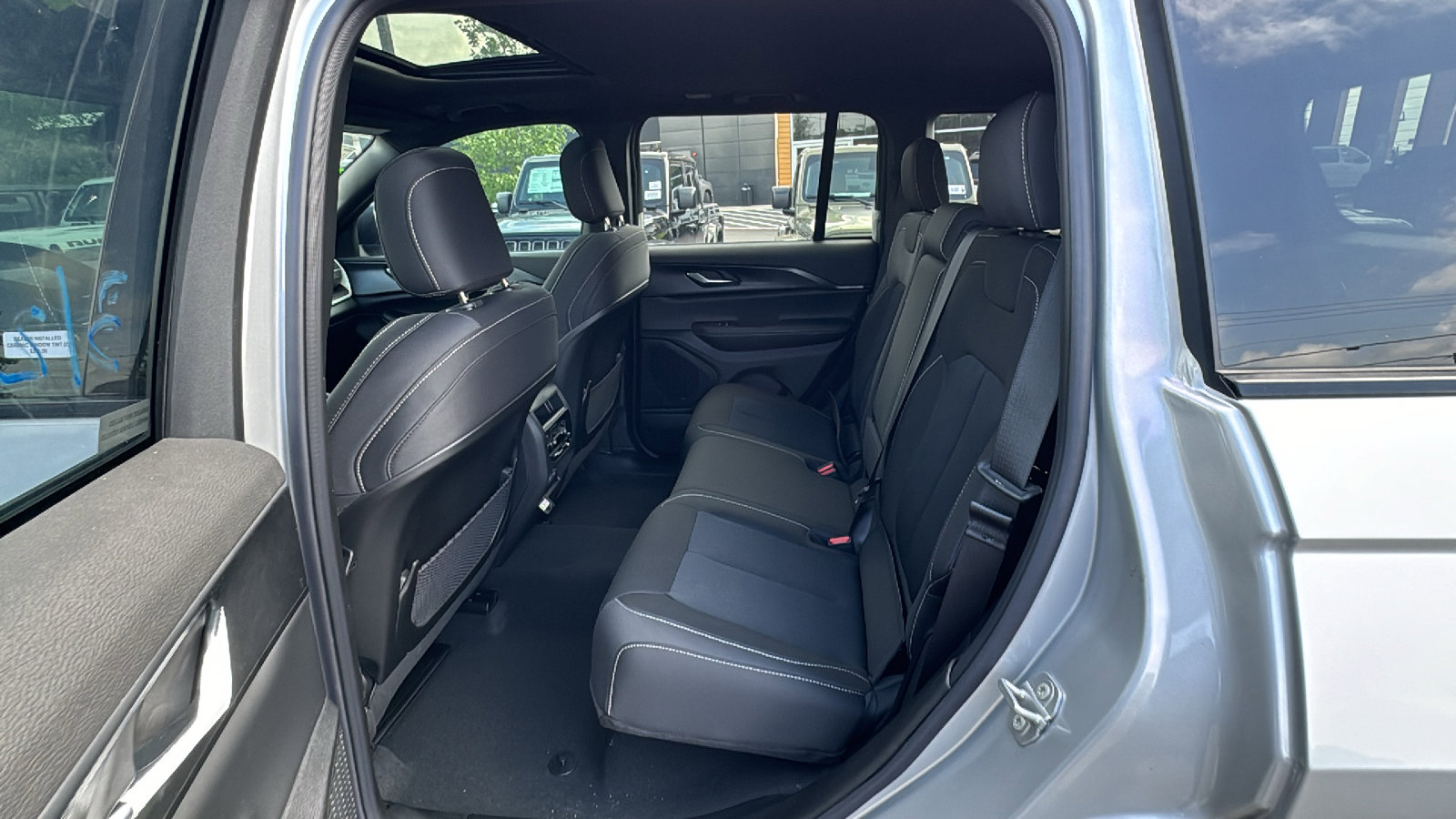 New 2026 Jeep Grand Cherokee Laredo X RWD image 15