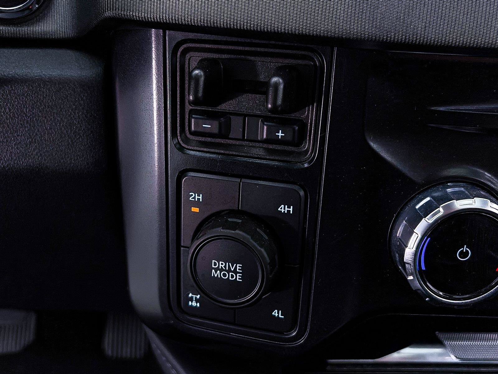 Used 2025 Ford F350 Platinum AWD/4WD image 30