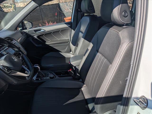 Certified 2023 Volkswagen Tiguan SE R-Line AWD/4WD image 28