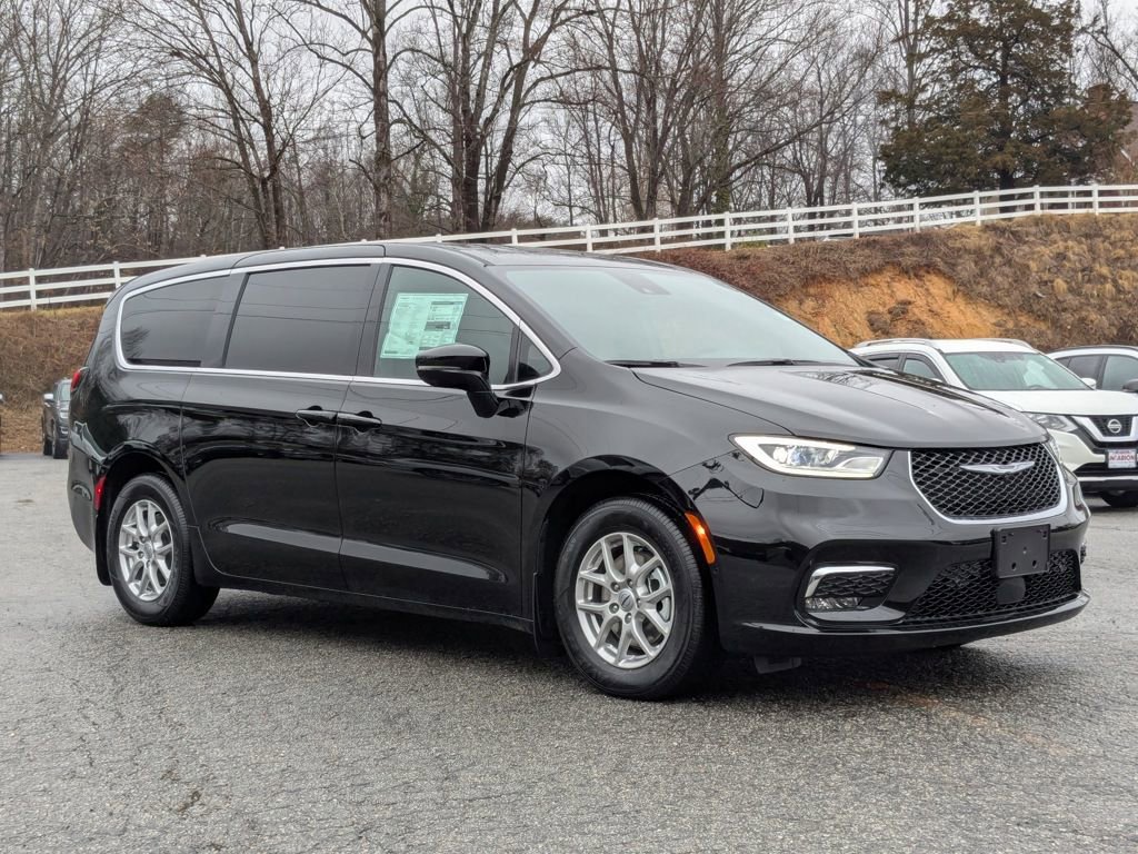 New 2025 Chrysler Pacifica Select image 21