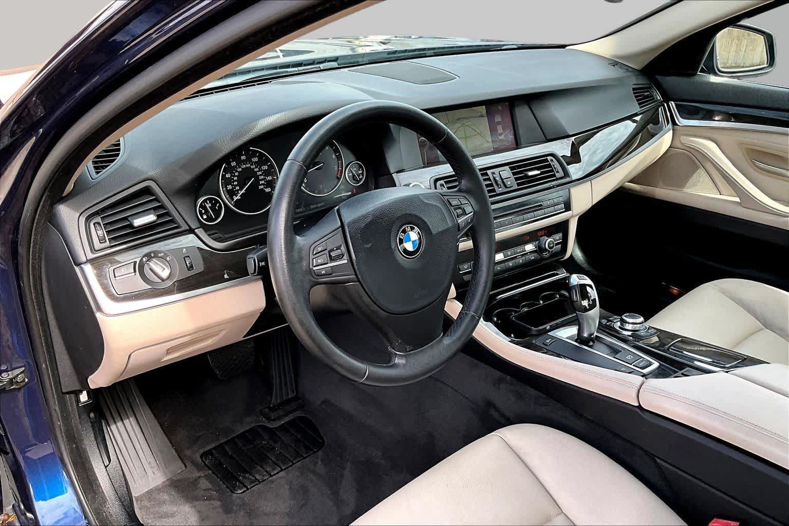 Used 2011 BMW 528i Sedan RWD image 16