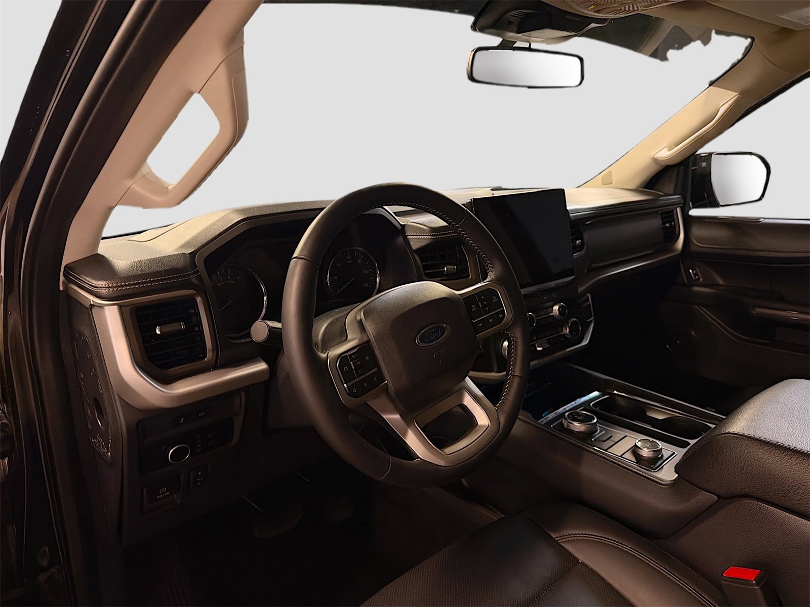 Used 2024 Ford Expedition XLT image 9