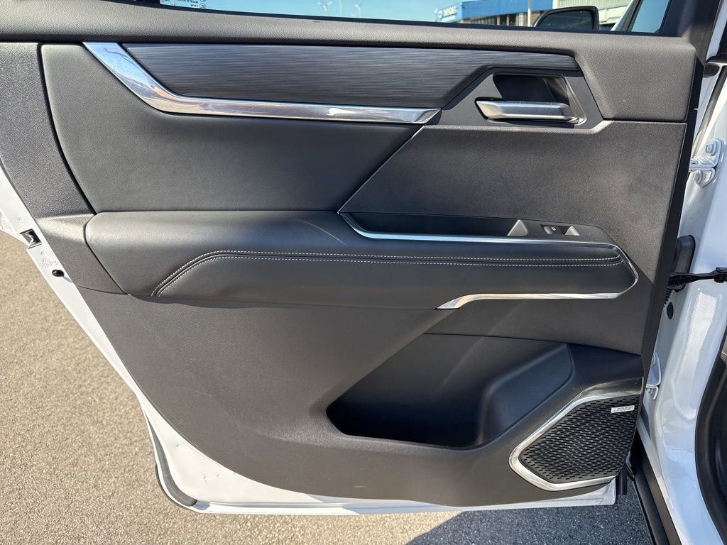 Used 2025 GMC Acadia Elevation FWD image 29