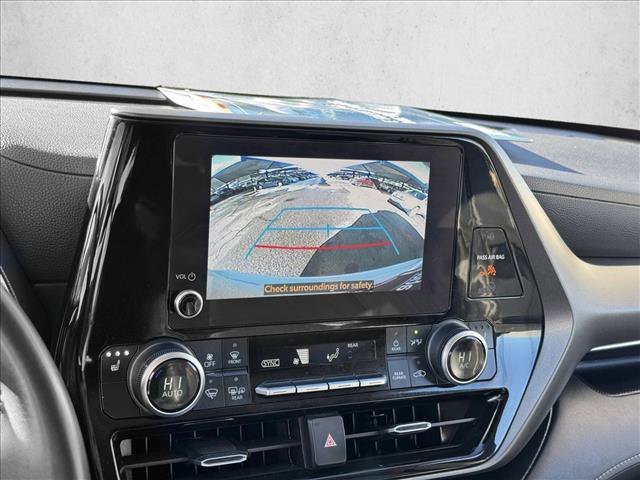 Used 2023 Toyota Highlander XLE image 9