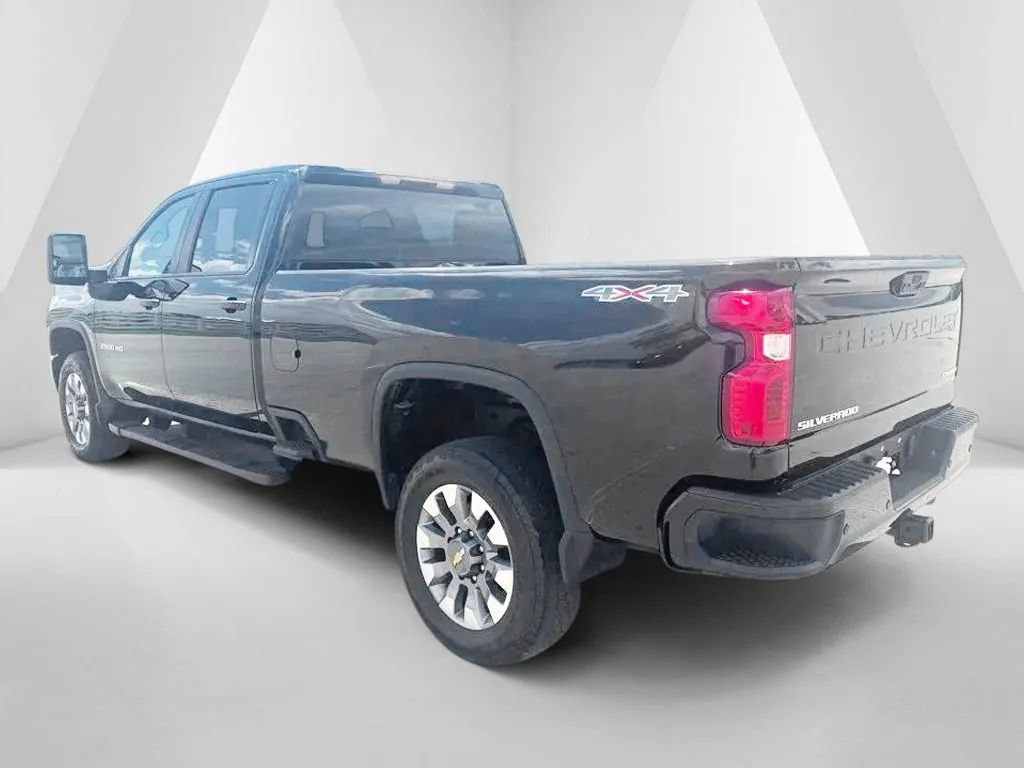 Used 2024 Chevrolet Silverado 2500 Custom w/ Custom Value Package AWD/4WD image 4
