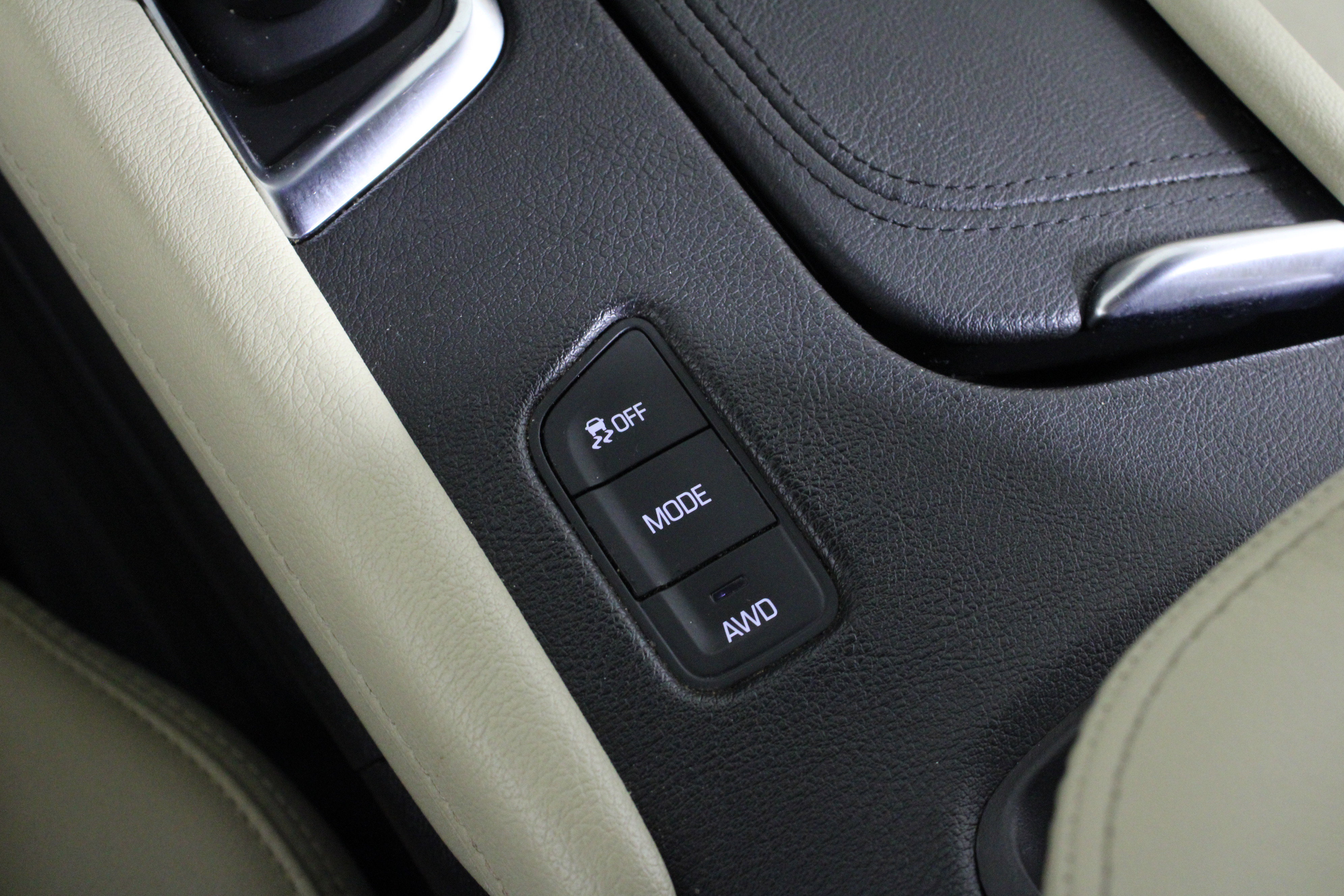 Used 2018 Cadillac XT5 Luxury w/ Driver Awareness Package image 32