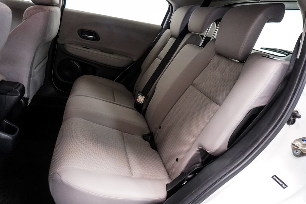 Used 2017 Honda HR-V LX image 7