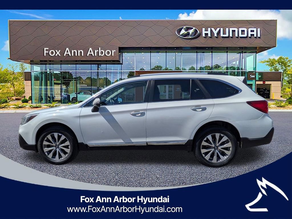 Used 2019 Subaru Outback 3.6R Touring AWD/4WD image 2