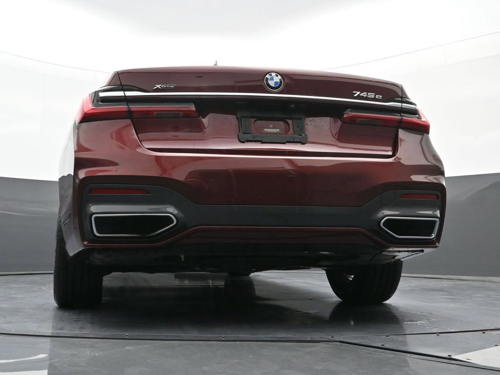 Used 2020 BMW 745e xDrive image 28