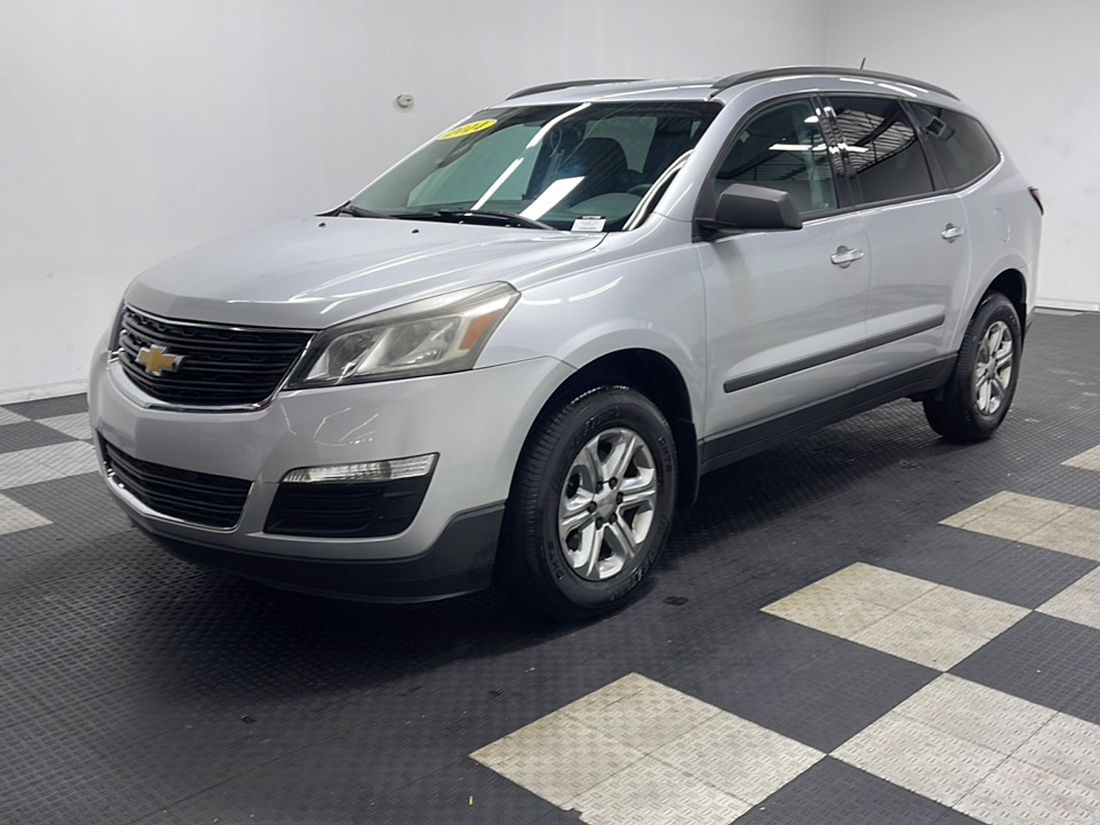 Used 2014 Chevrolet Traverse LS FWD image 1