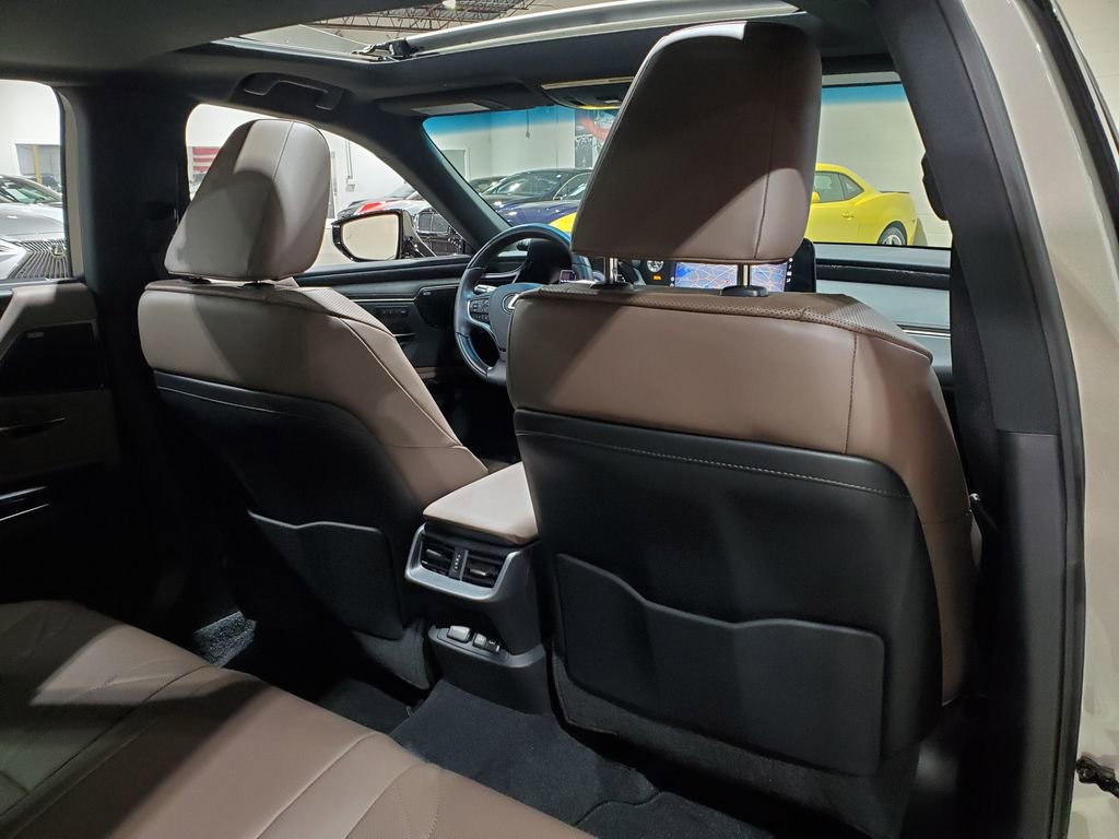 Used 2022 Lexus ES 300h Ultra Luxury w/ Accessory Package 2 image 22