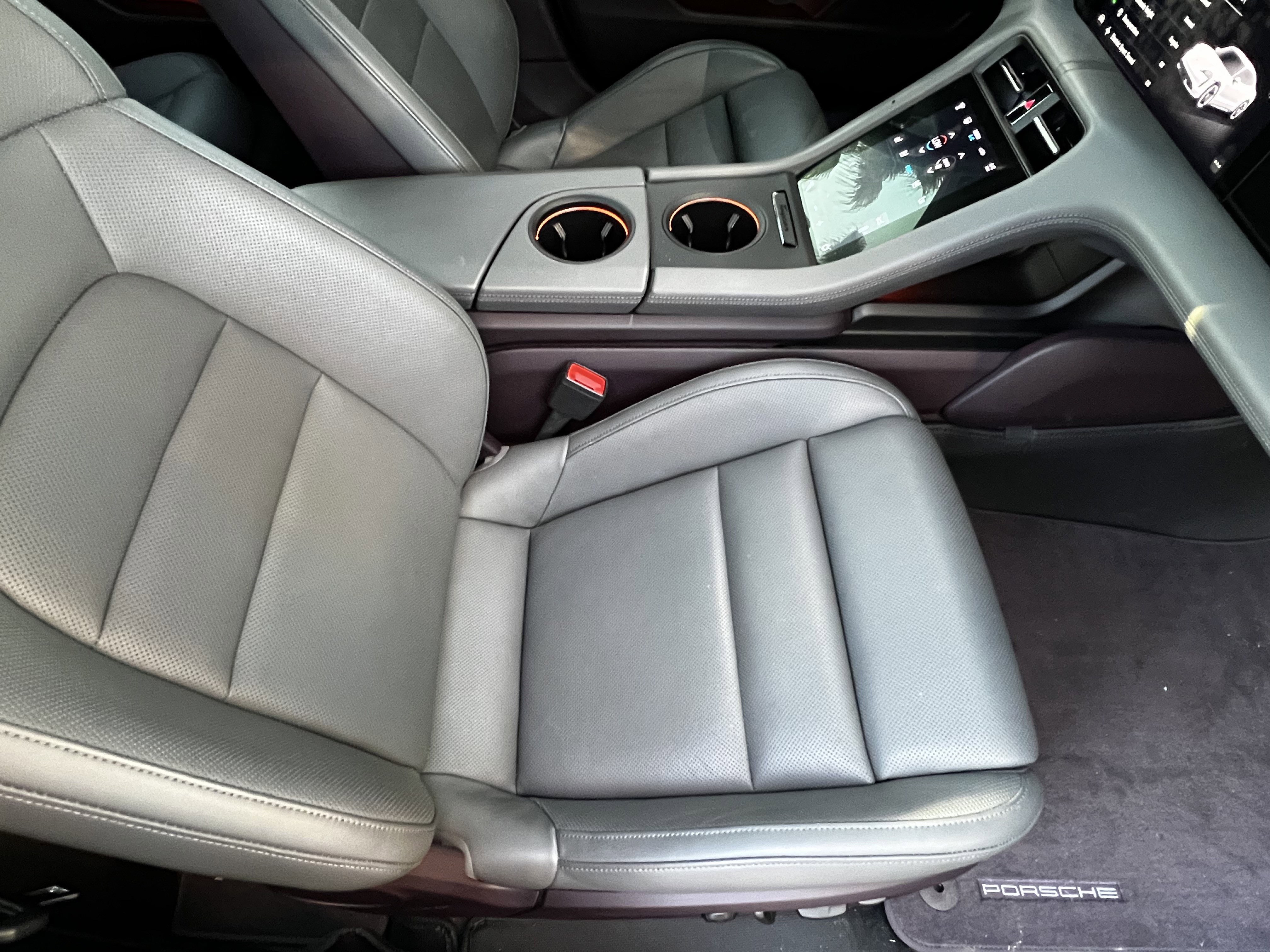 Used 2022 Porsche Taycan 4S image 45