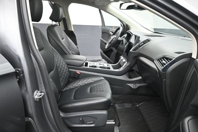 Certified 2024 Ford Edge Titanium AWD/4WD image 29