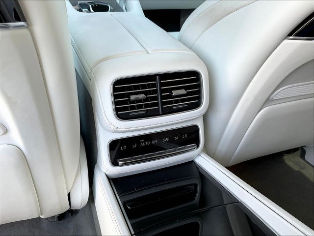 Used 2023 Mercedes-Benz Maybach GLS 600 4MATIC image 12