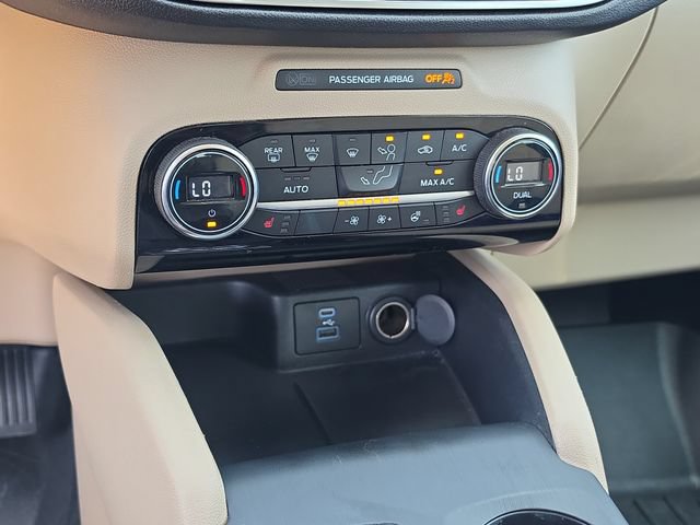 Used 2021 Ford Escape Titanium AWD/4WD image 27