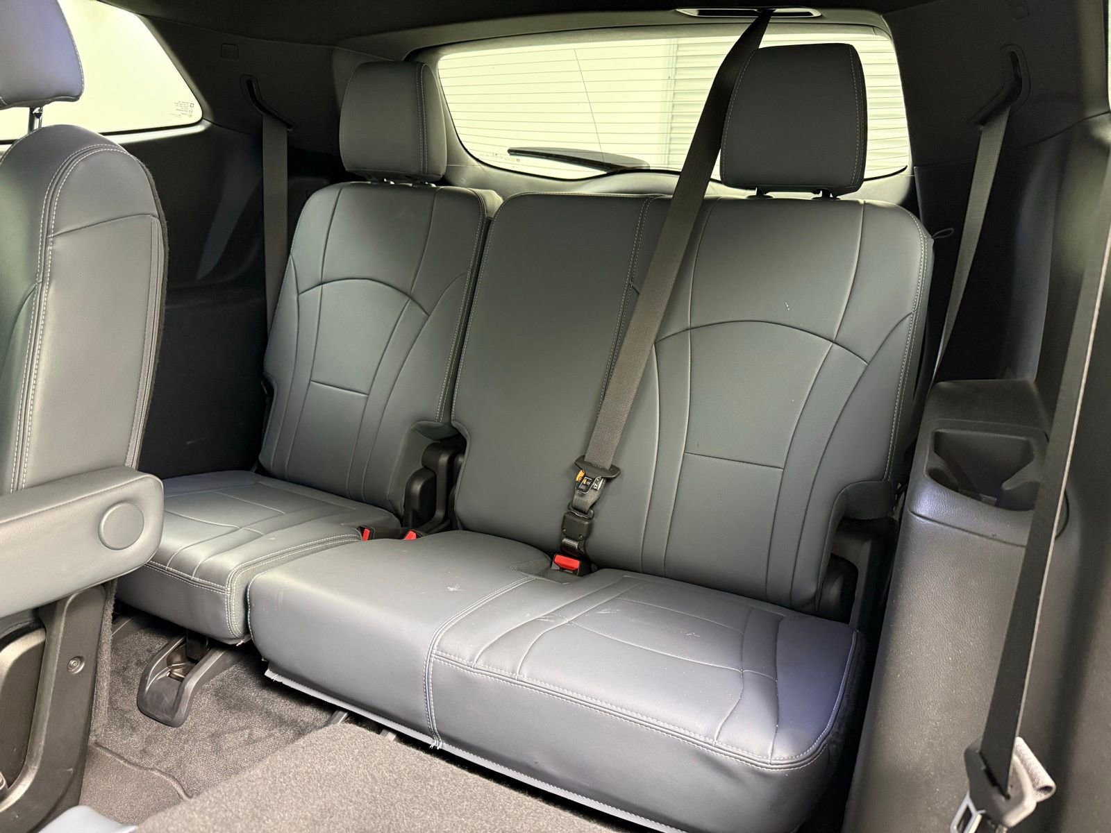 Used 2024 Buick Enclave Essence w/ Technology Package image 21