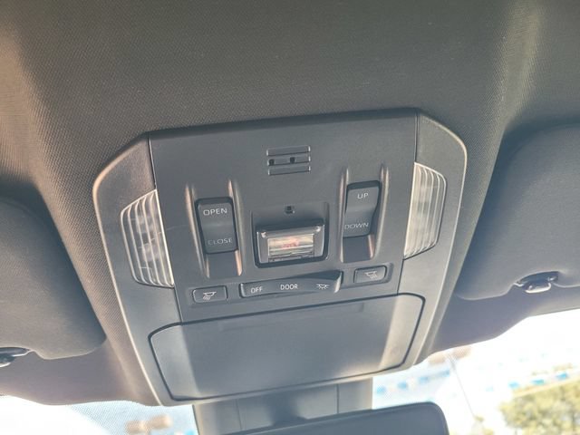 Used 2022 Toyota Highlander XSE AWD/4WD image 22