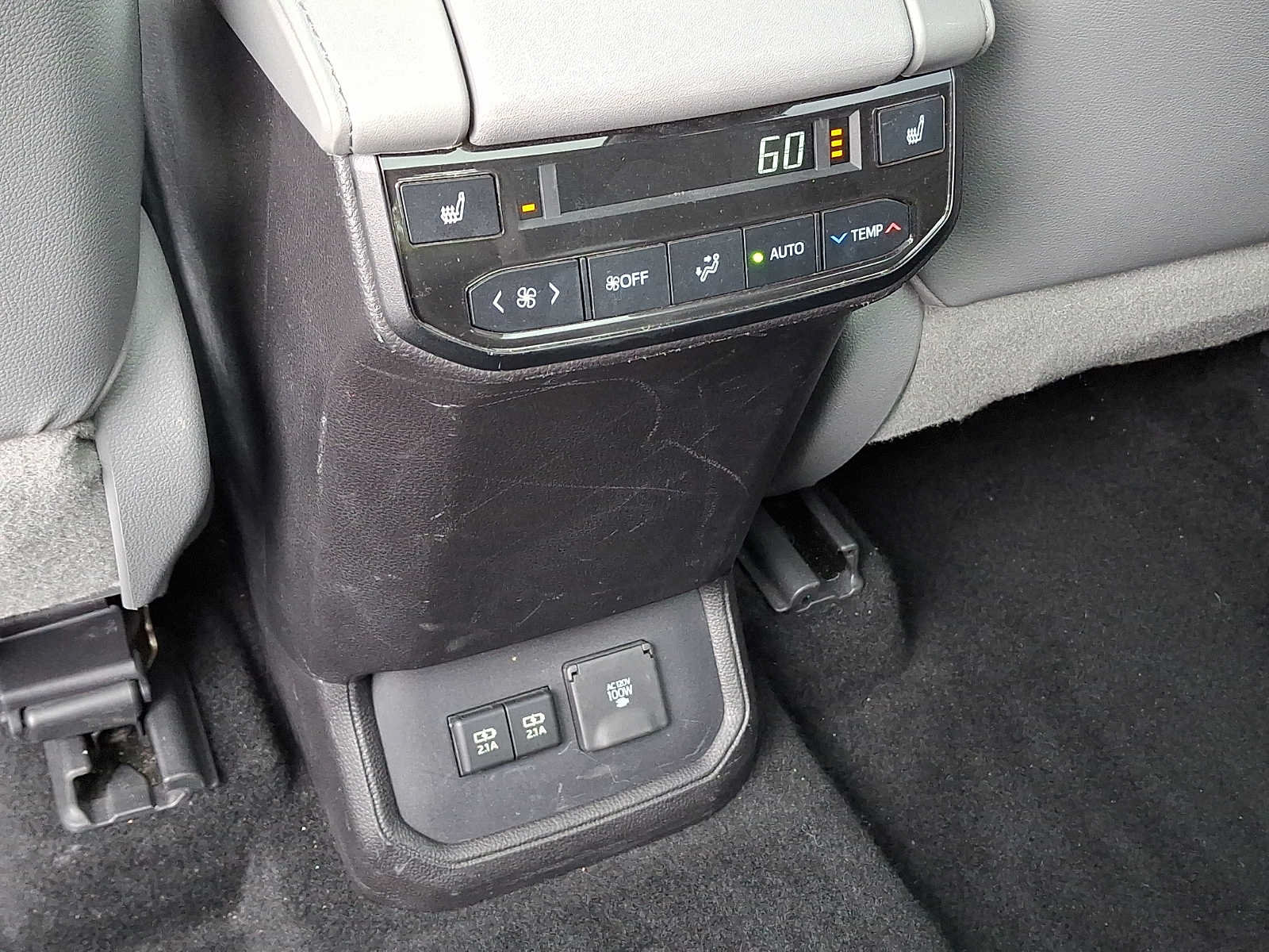 Used 2021 Toyota Highlander Platinum AWD/4WD image 11