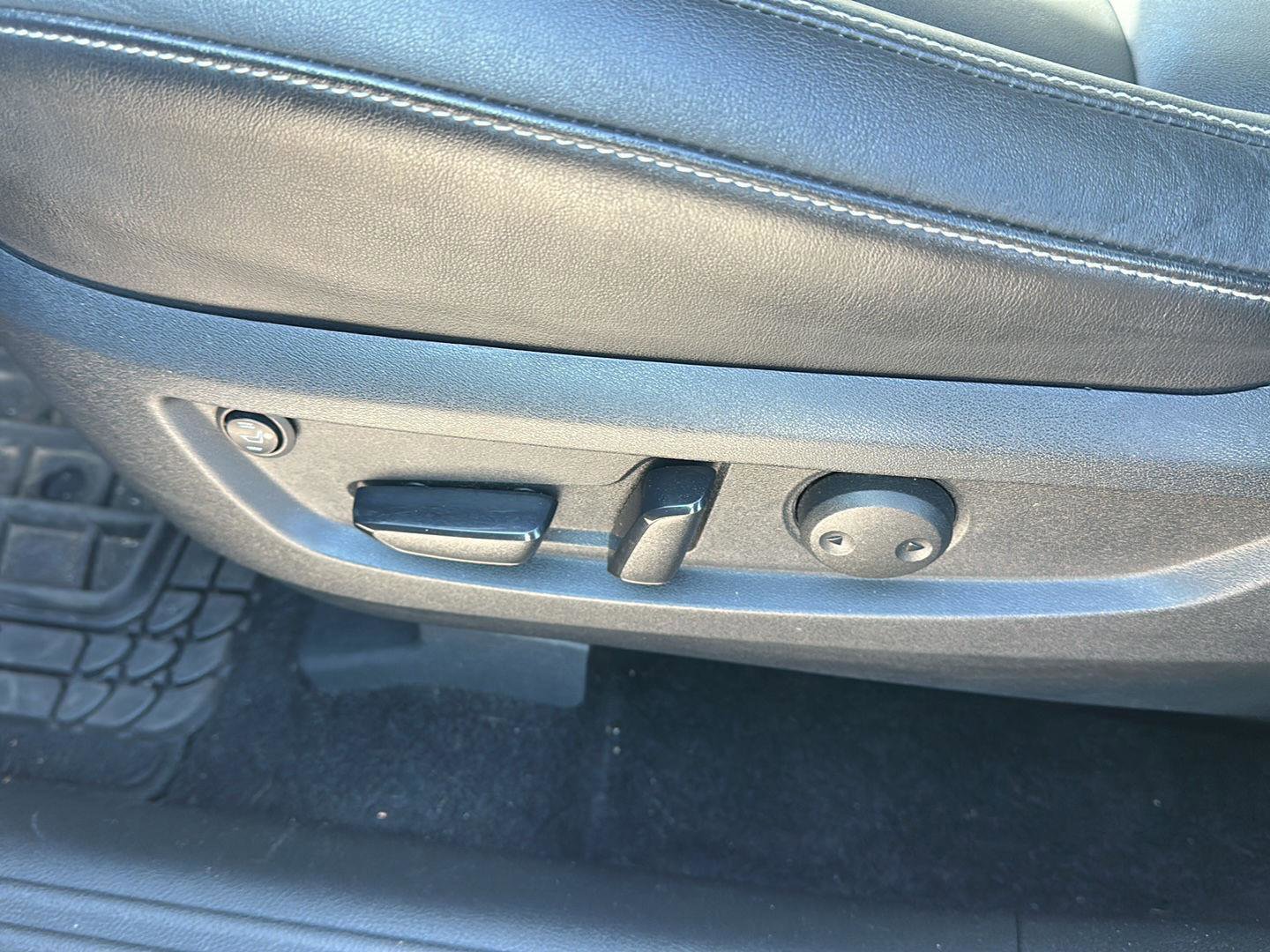 Used 2019 INFINITI QX50 Luxe FWD image 11