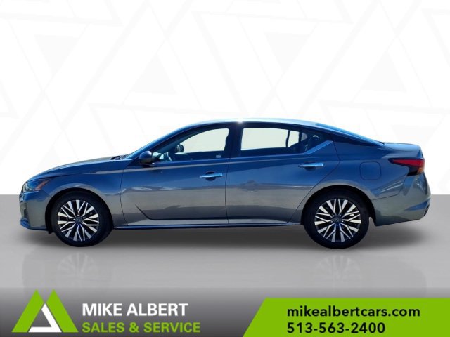 Used 2024 Nissan Altima 2.5 SV FWD image 4