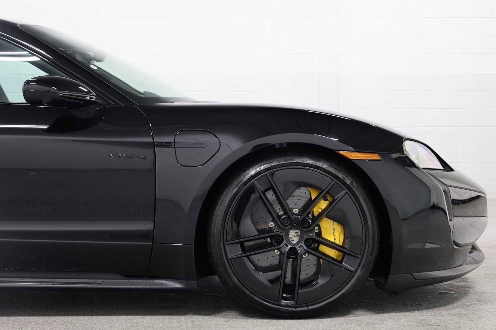 New 2025 Porsche Taycan Turbo image 11