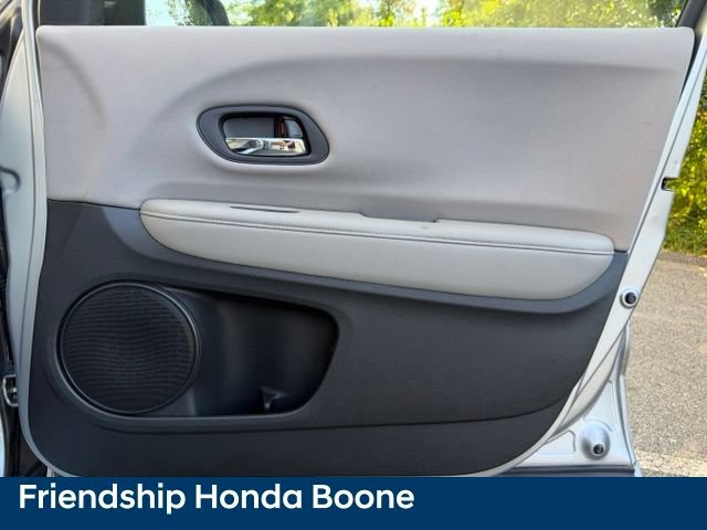 Used 2017 Honda HR-V LX image 35