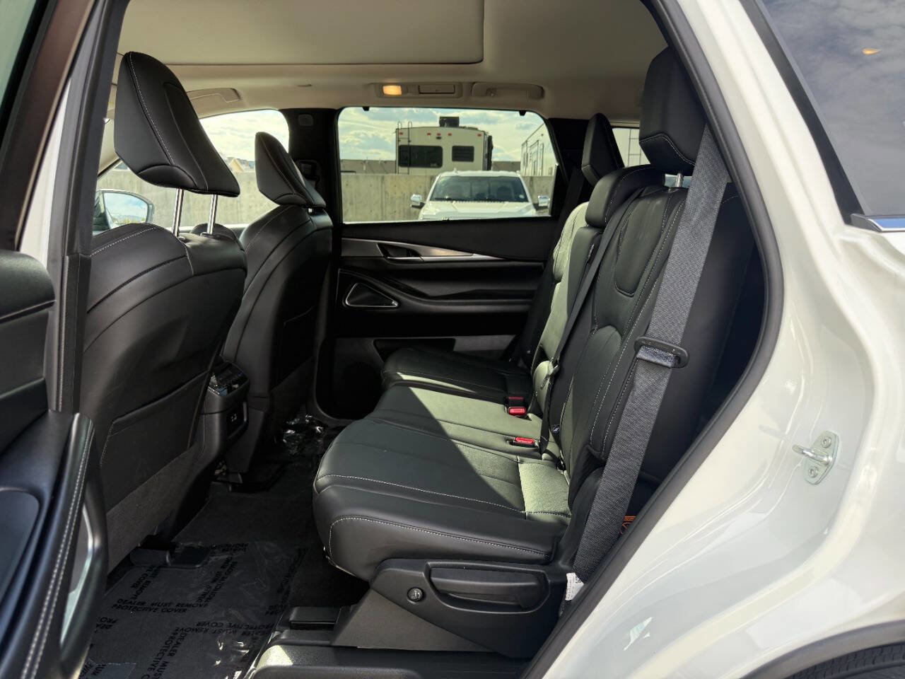 Used 2025 INFINITI QX60 Luxe w/ Vision Package image 19