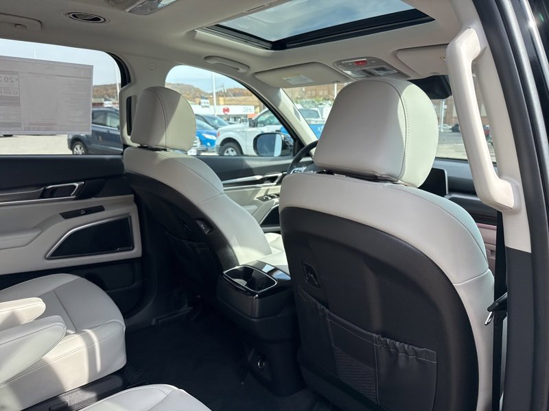 New 2025 Kia Telluride S image 16