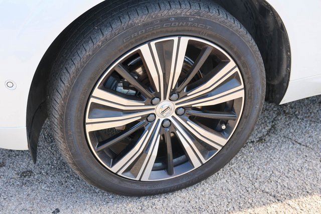Used 2023 Volvo XC60 B5 Plus w/ Climate Package image 7