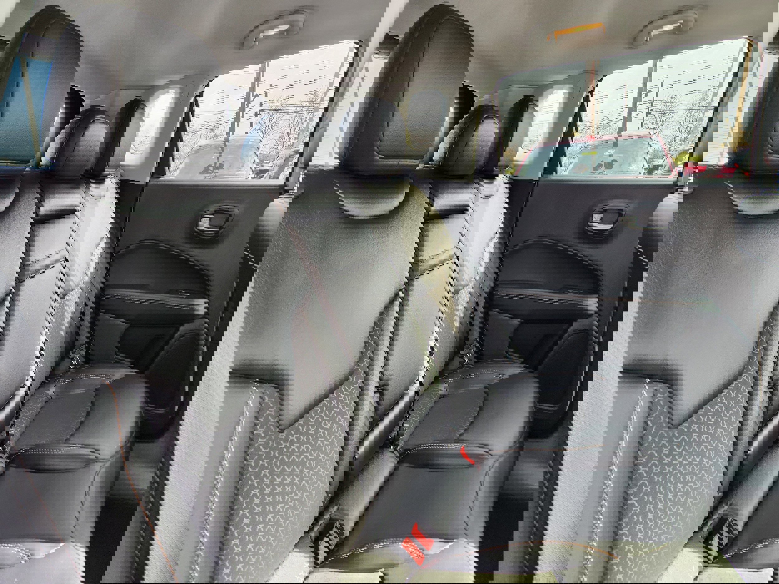 Used 2019 Jeep Compass Latitude w/ Popular Equipment Group image 16