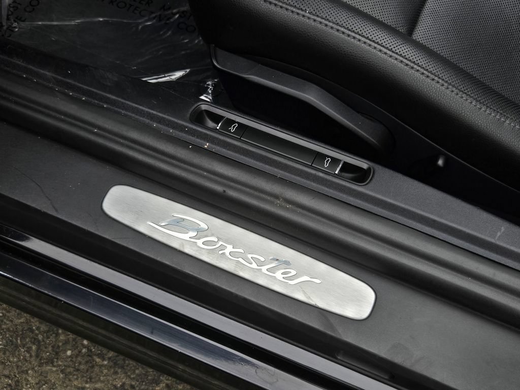 Used 2015 Porsche Boxster RWD image 16
