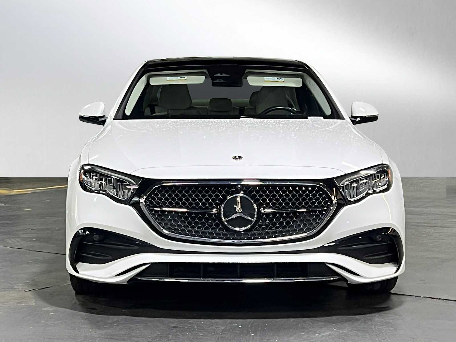 Used 2025 Mercedes-Benz E 350 4MATIC Sedan image 8