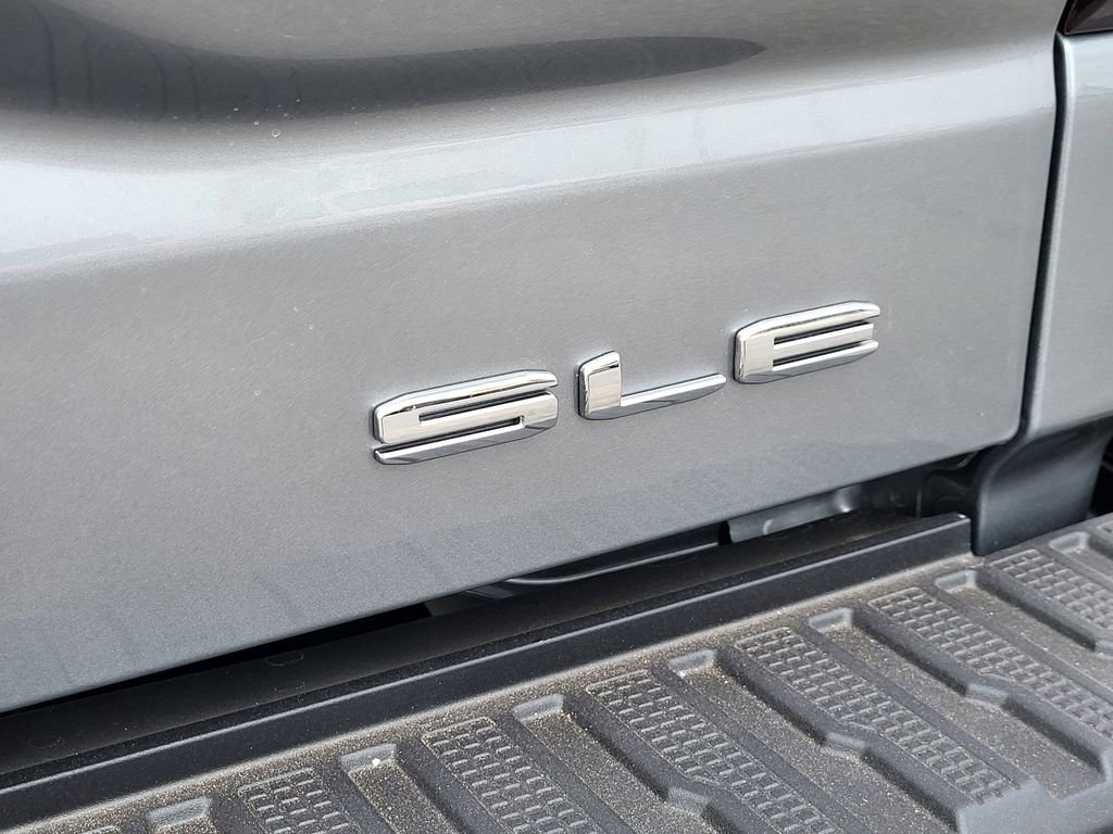 New 2026 GMC Sierra 1500 SLE image 9