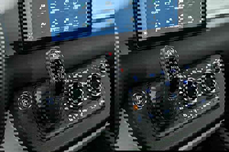 Used 2021 Land Rover Defender 110 image 32