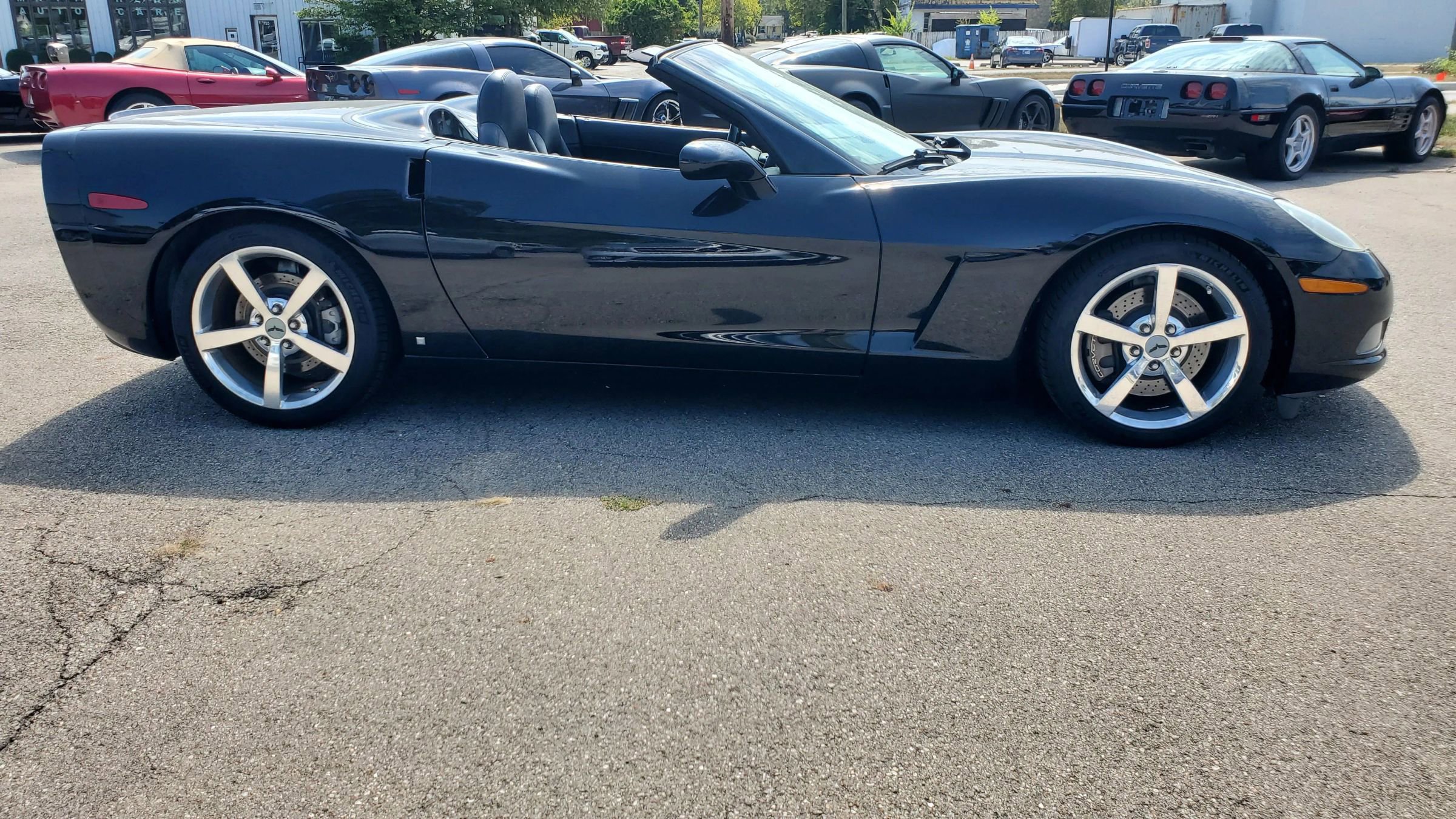 Used 2008 Chevrolet Corvette Convertible w/ Preferred Equipment Group image 3