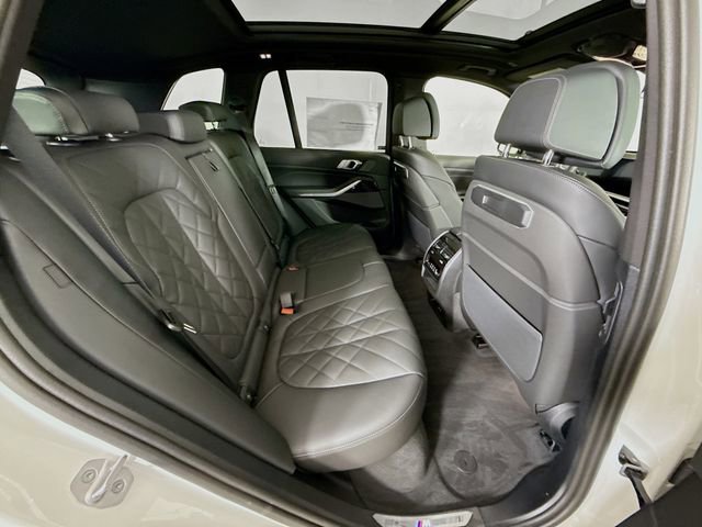 Used 2026 BMW X5 xDrive50e w/ M Sport Package image 29